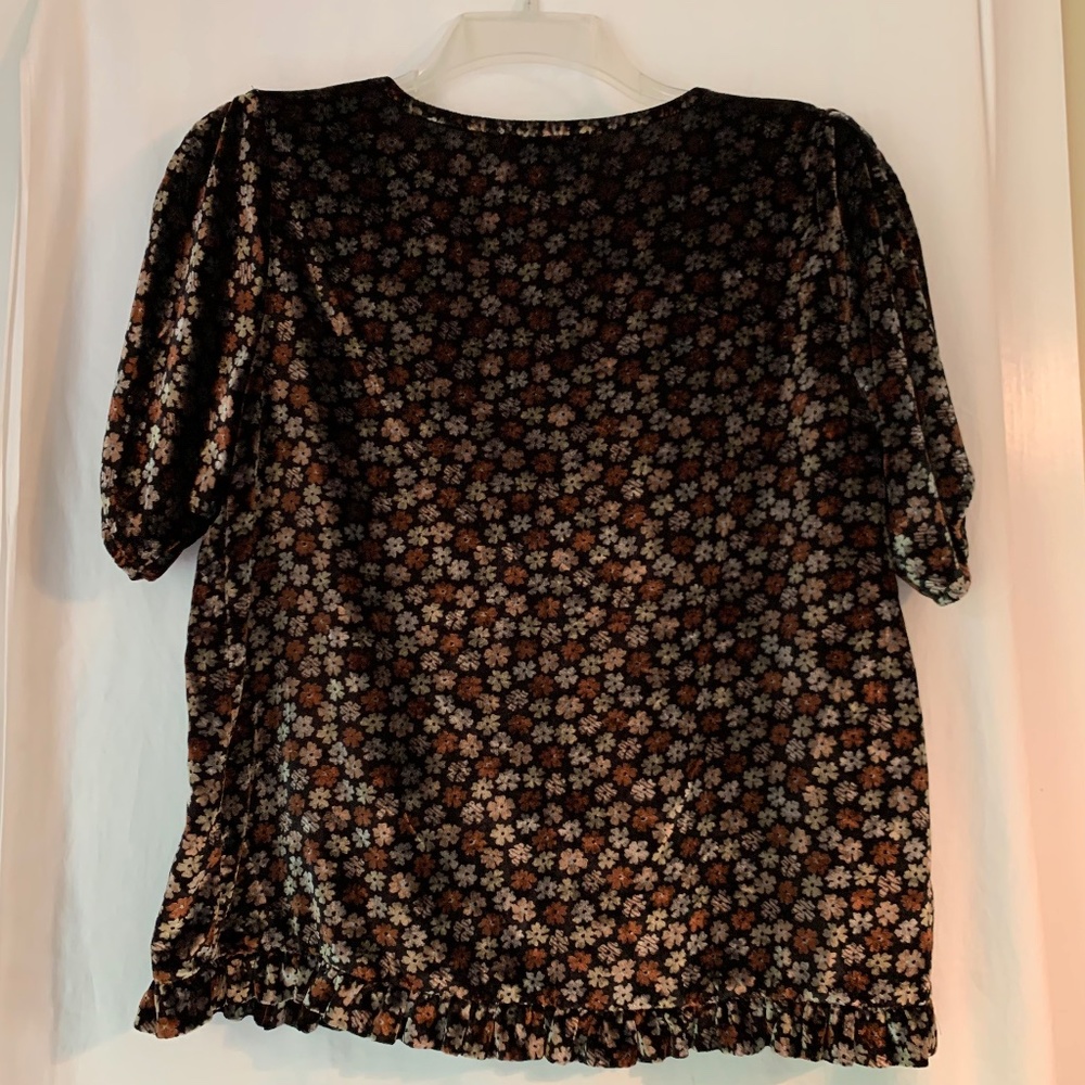 Madewell black floral velvet top with tulip sleeves - Picture 6 of 10